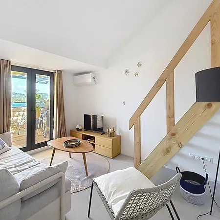 Appt T3 Terrasse Dans Bord De Avec Piscine Lägenhet