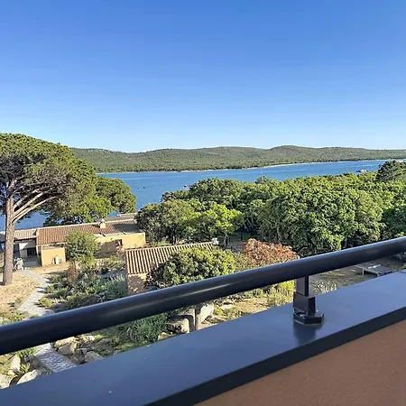 Appt T3 Terrasse Dans Bord De Avec Piscine 아파트