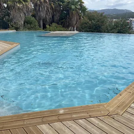 Appt T3 Terrasse Dans Bord De Avec Piscine Apartment *
