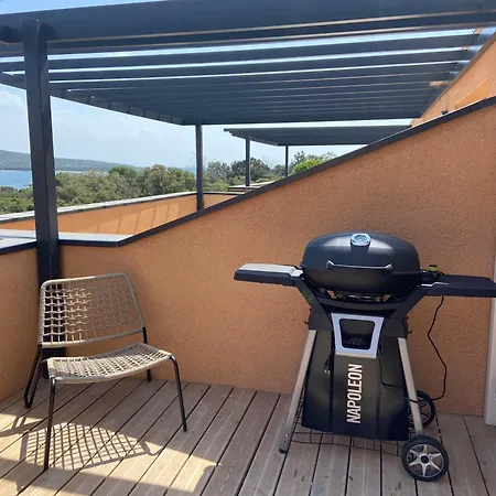 Appt T3 Terrasse Dans Bord De Avec Piscine דירה *
