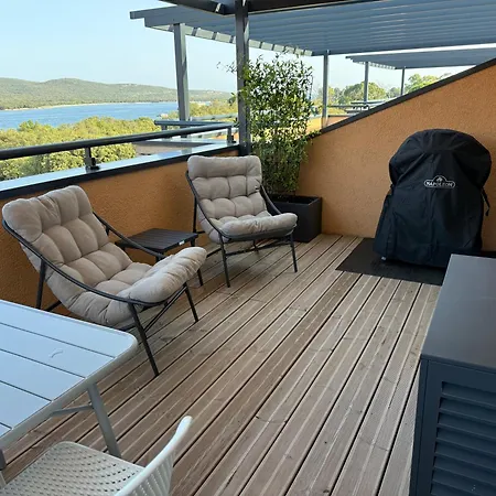 Appt T3 Terrasse Dans Bord De Avec Piscine Lägenhet *