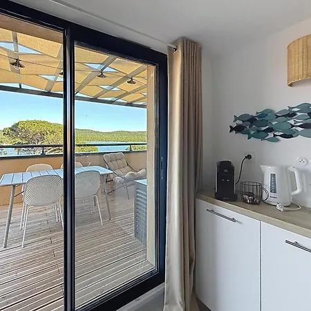 Appt T3 Terrasse Dans Bord De Avec Piscine