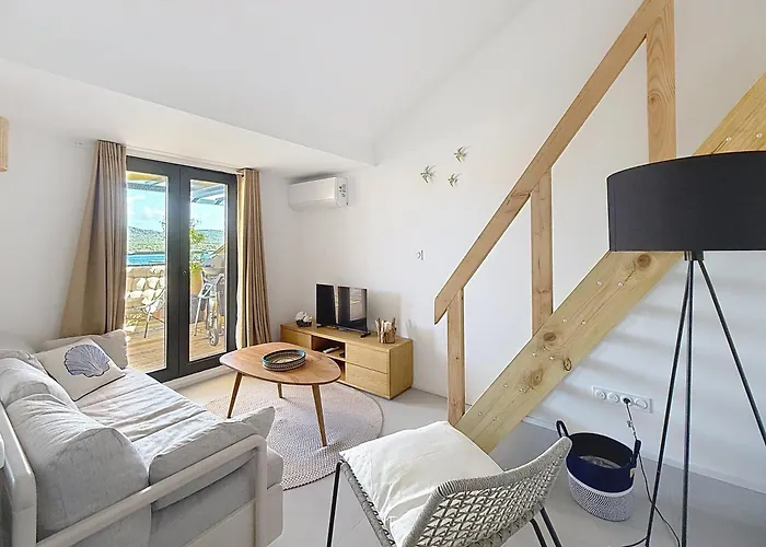 Appt T3 Terrasse Dans Bord De Avec Piscine Apartmán