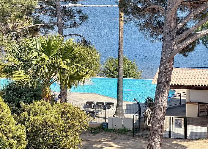 Appt T3 Terrasse Dans Bord De Avec Piscine 公寓 *